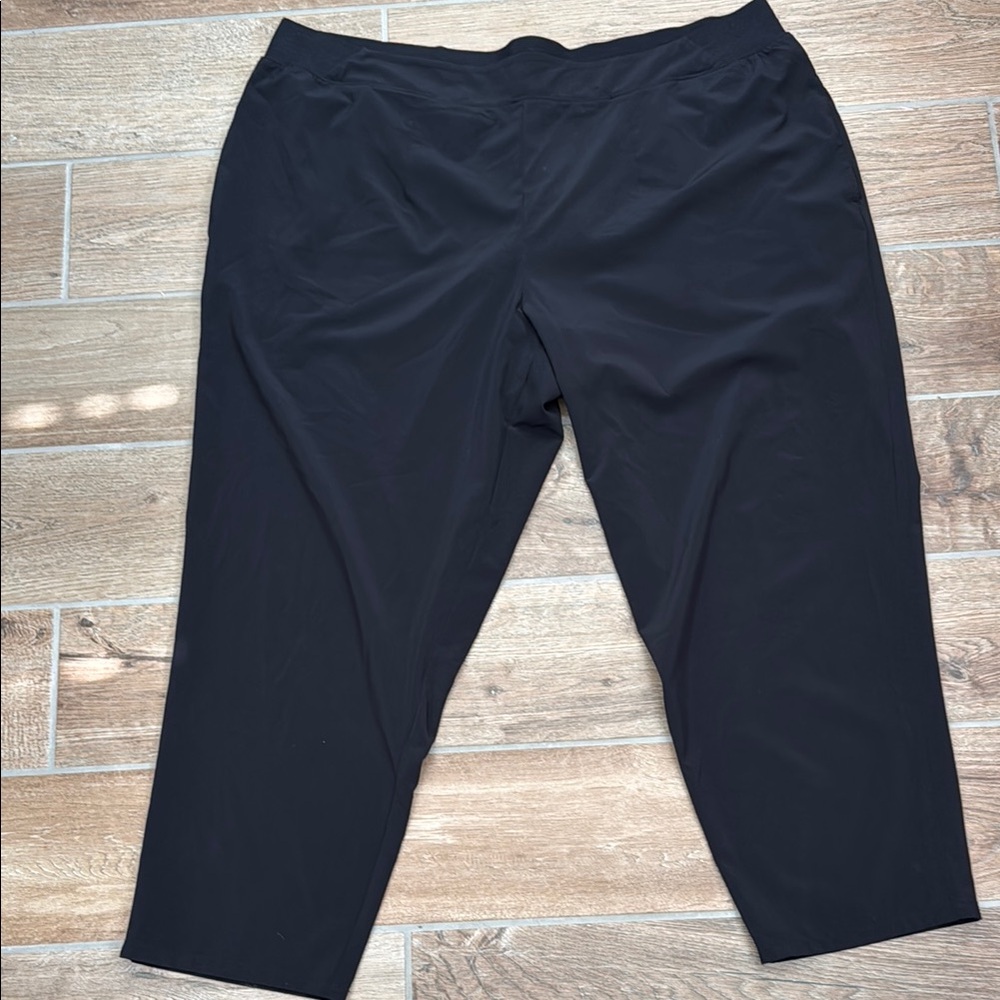 Stylus black elastic waist are stretchy and soft as butter! Have pockets!
